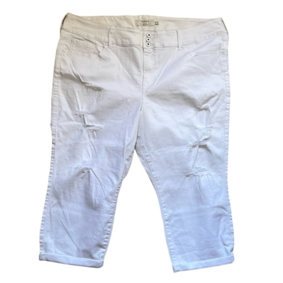 torrid Denim - TORRID White Distressed Jegging Crop Size 26